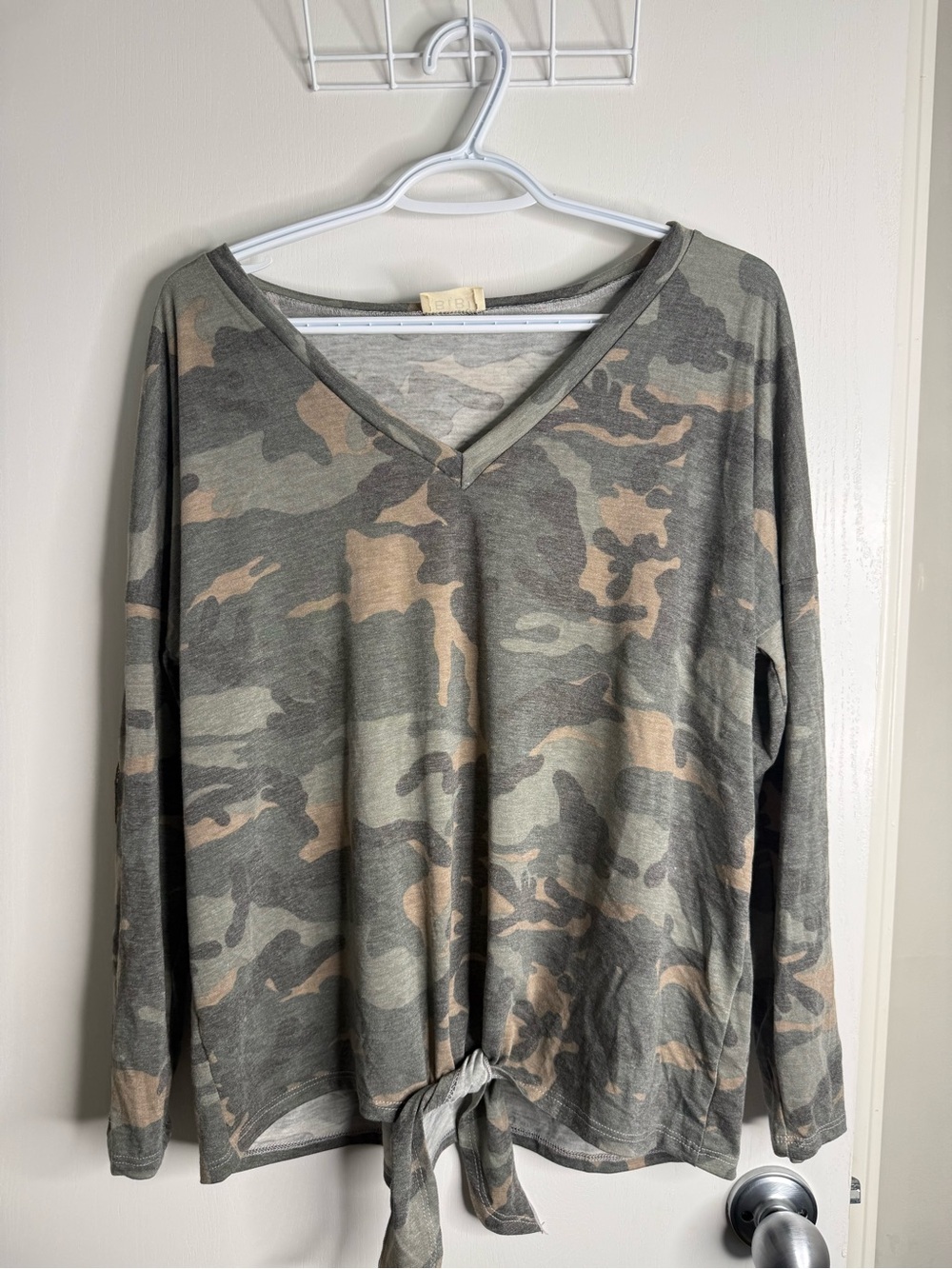 Bibi Camo V-Neck Tie-Front Long Sleeve Top Gold Sequin Elbow Accents Medium
